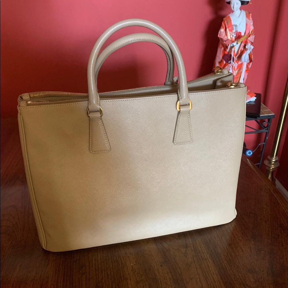 PRADA Galleria tote - Picture 9 of 16